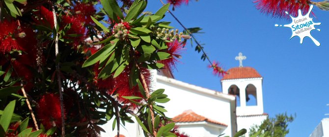 Sarti - pogled na crkvu u mestu