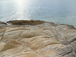 stene između 1. i 2. plaže