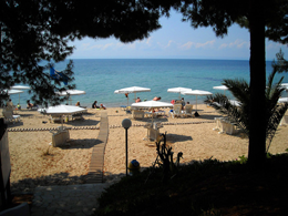 porfi beach/uređena plaža hotela